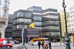 Generali acquista l’iconico centro commerciale Kotva