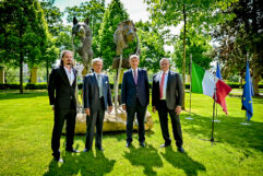 L‘Ufficio del Governo ceco ha ricevuto la Scultura dell’amicizia italo-ceca