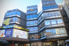 Nel palazzo commerciale Kotva è stato inaugurato uno dei più grandi punti vaccinali a Praga