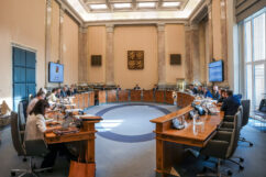 Il governo ha fissato i parametri per il tetto dei prezzi del gas e della luce