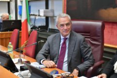 Intervista all’On. Nazario Pagano – La cooperazione interparlamentare italo-ceca per un nuovo sviluppo dei rapporti bilaterali